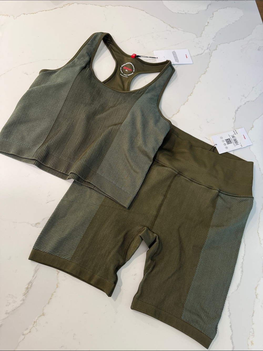 Wilson Seamless Olive Green Active Set